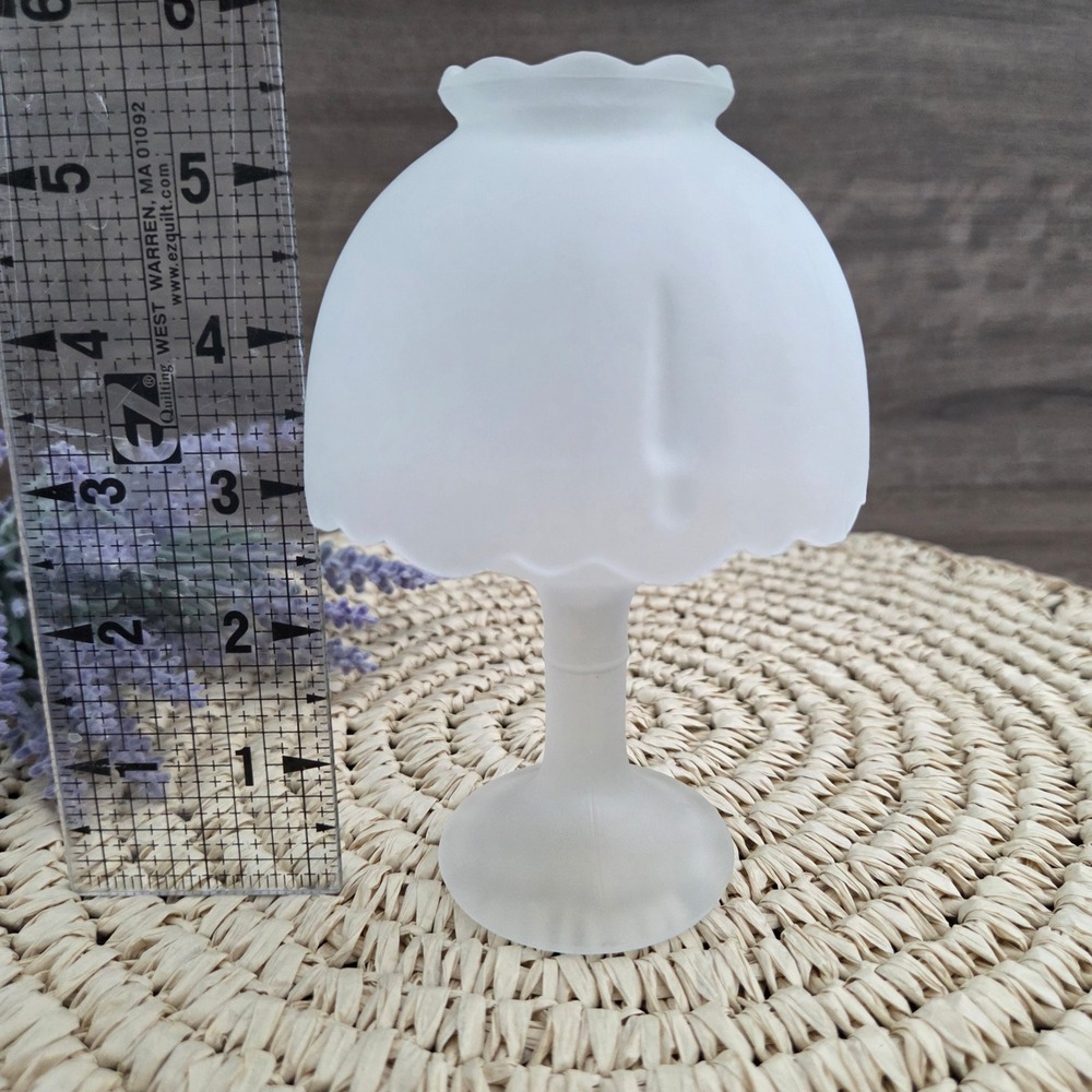 Frosted Glass Fairy Lamp White Scalloped Vintage Style 5.25in